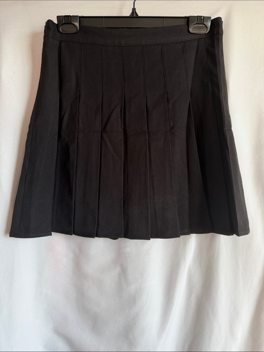 Women's Black Pleated Mini Skirt - Smart Everyday Style